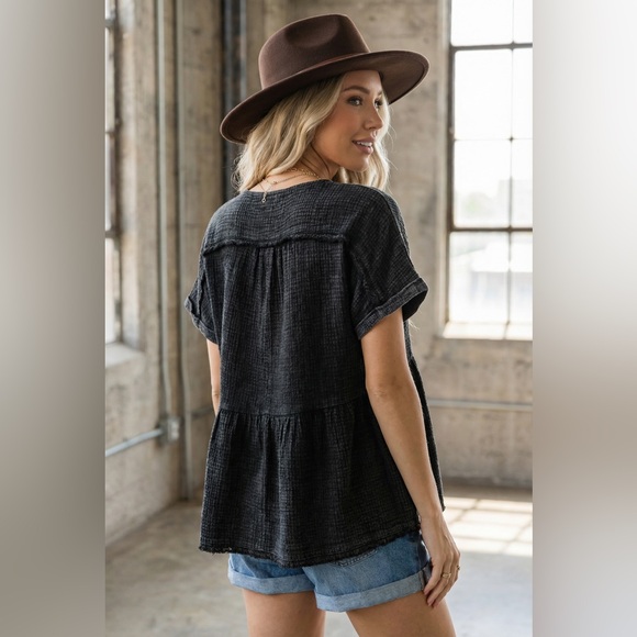 NWT UMGEE Mineral Wash V-Neck Baby Doll Top with Fray Details & Folded Sleeves - Picture 5 of 7